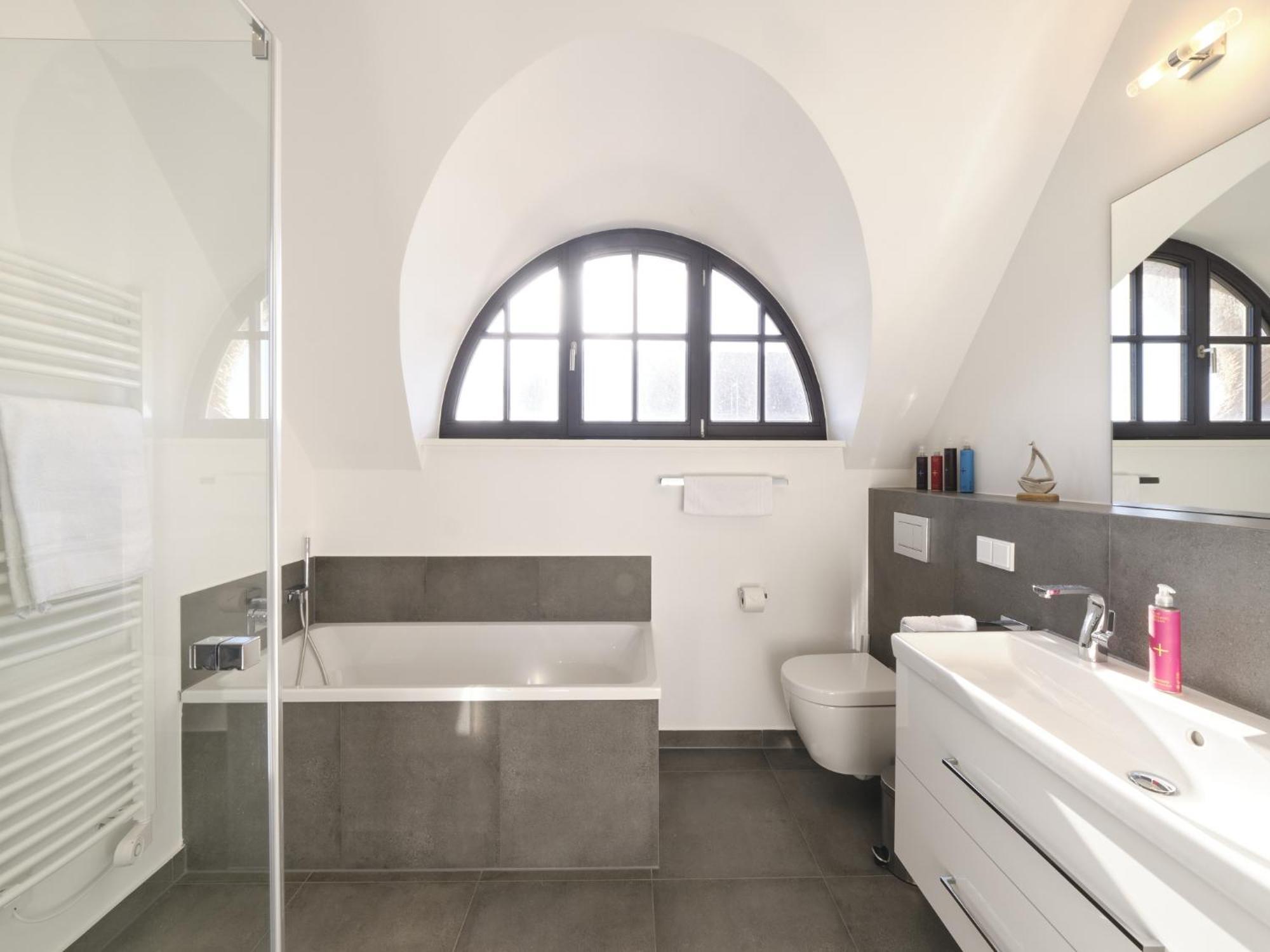 דראנסקה Reetland Am Meer - Luxusplus Reetdachvilla Mit 4 Schlafzimmern, Aussensauna, Loungebereich Und Kamin G07 מראה חיצוני תמונה